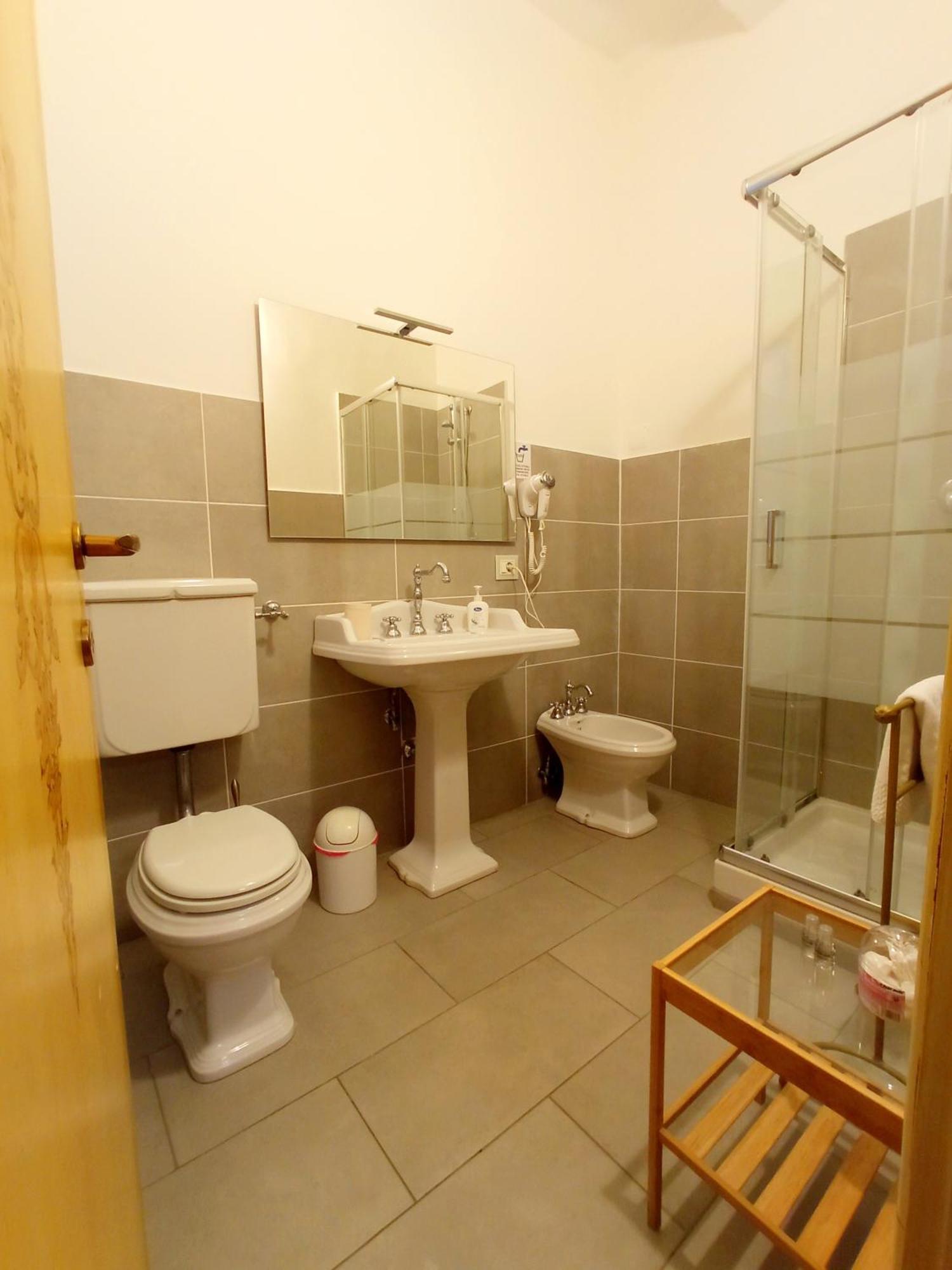 Residence Amalia Guelfa ฟลอเรนซ์ ภายนอก รูปภาพ